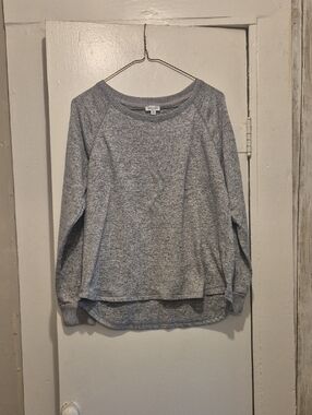Splendid Heathered Pull Over.